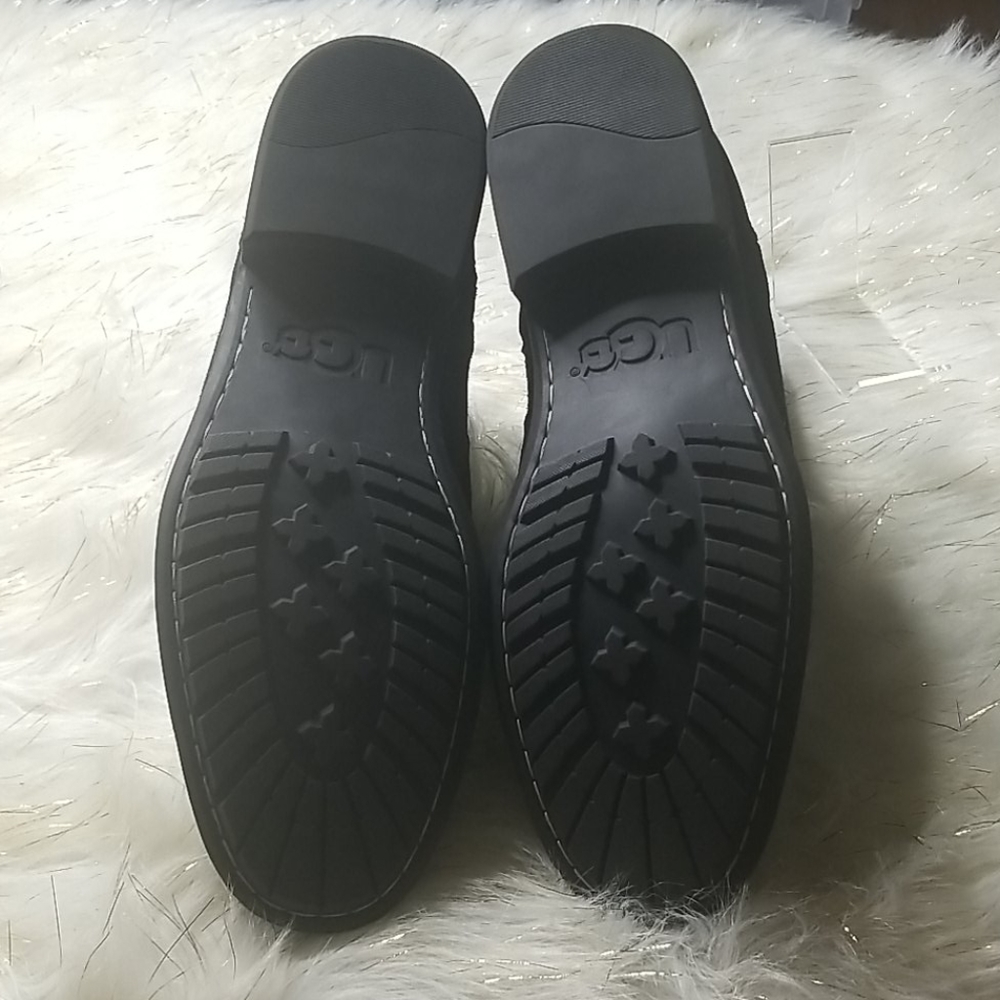 Ugg Shoes - image 4